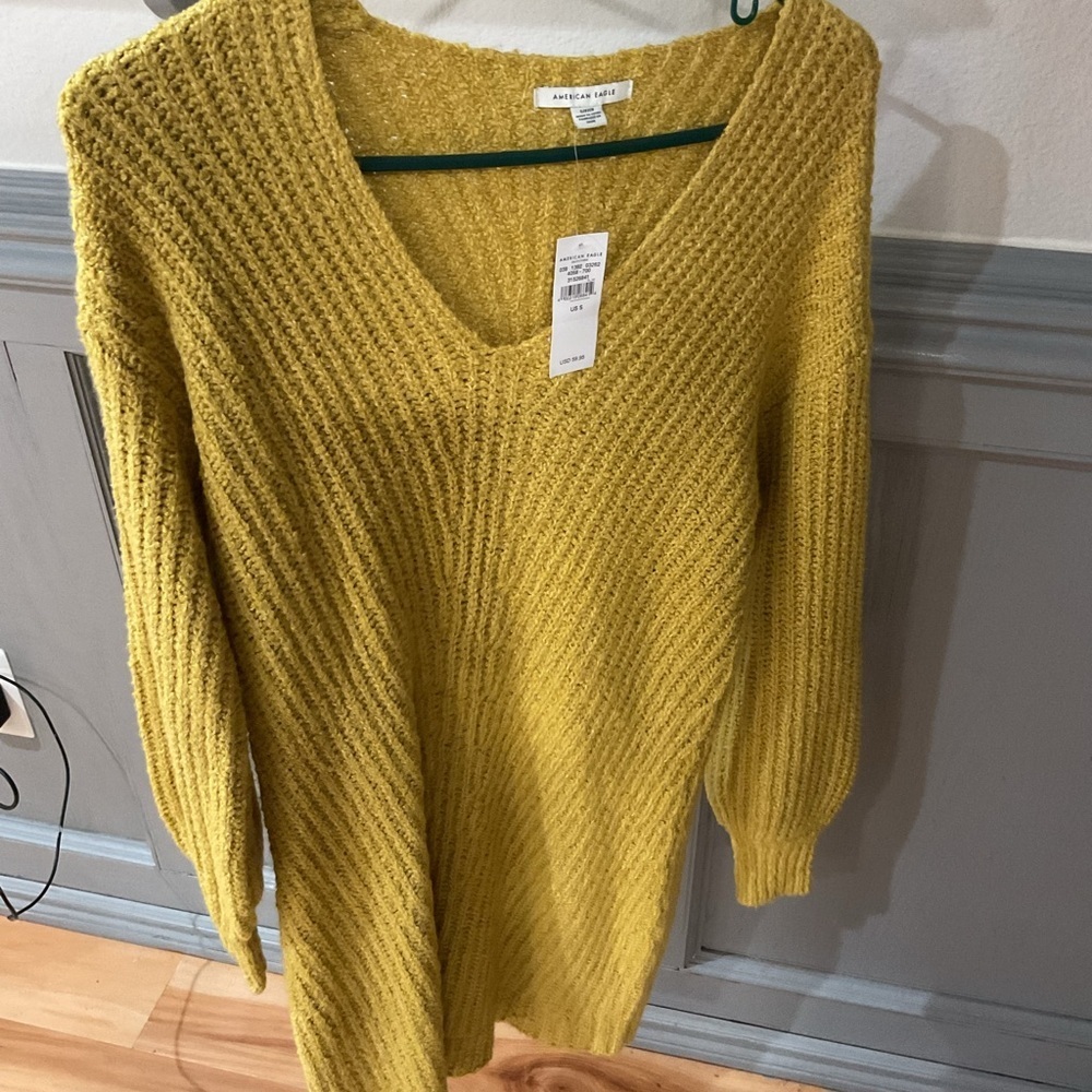American Eagle Outfitters Mustard Yellow V-Neck Ribbed Knit Sweater